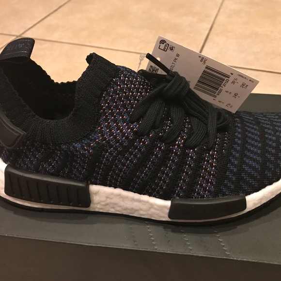 nmd_r1 stlt pk running shoe